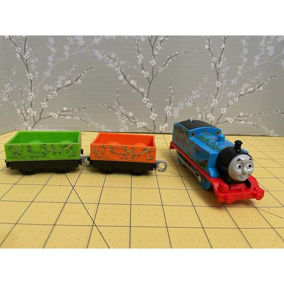 Monkey Palace Thomas And Friends Tank Engine Trackmaster Train w/ Tender ~Works - Picture 1 of 11
